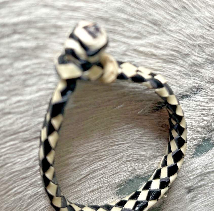Western Mens Bracelet 7 7/8 x 3/8 in Flat Braid Leather Knot Cowgirl Blk White