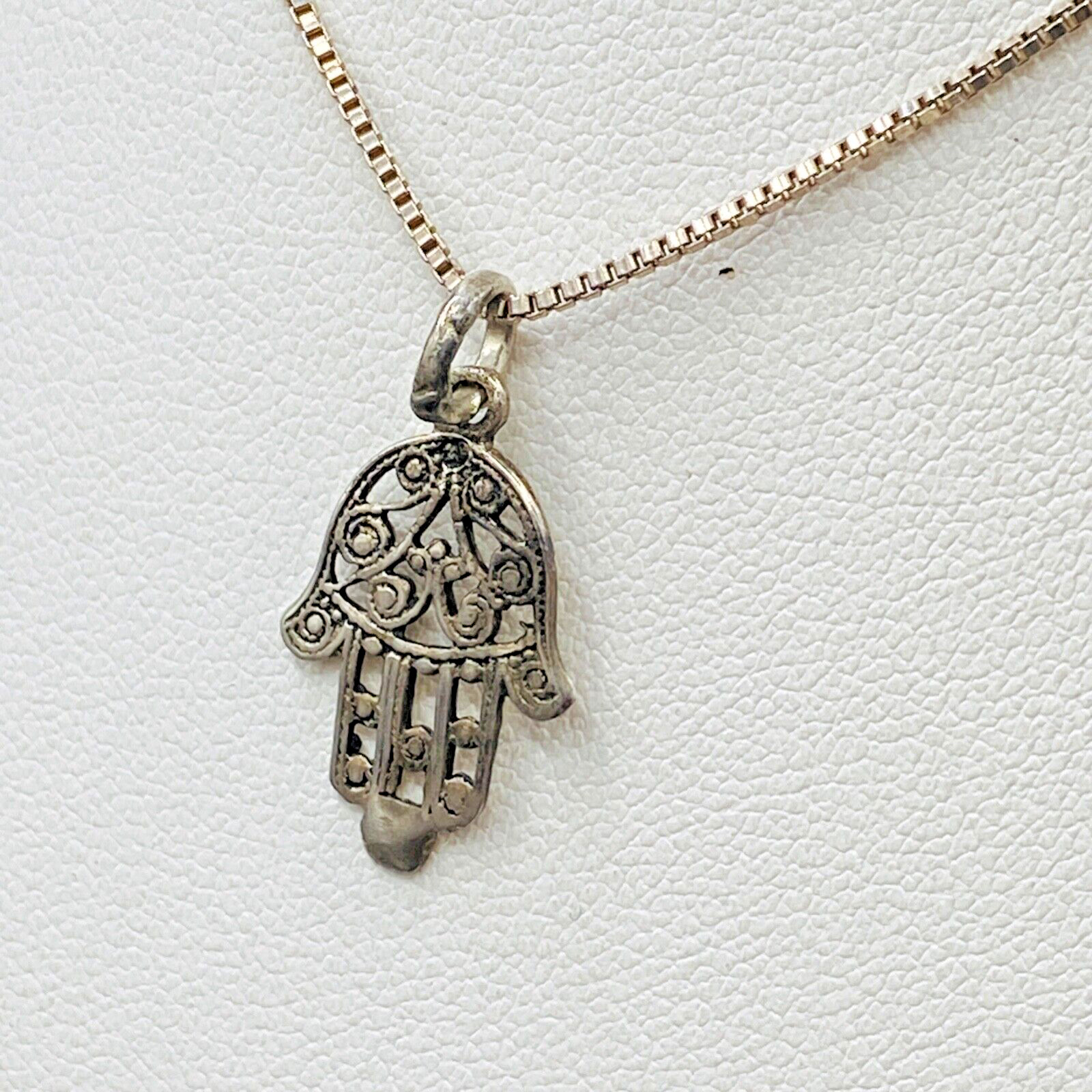 HAND OF FATIMA Hamsa Pendant 20mm Vintage Approx 40cm Box Silver Tone Chain 3g