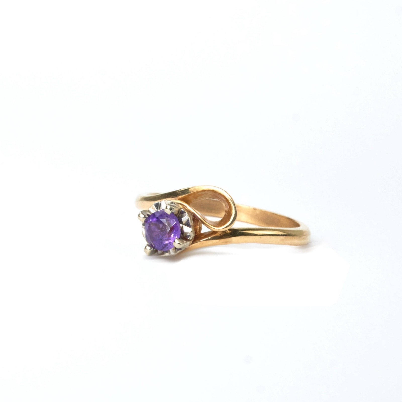 14K Solid Gold Loop Amethyst Ring, Natural 0.2 Carat Purple Gemstone, Size 5.75