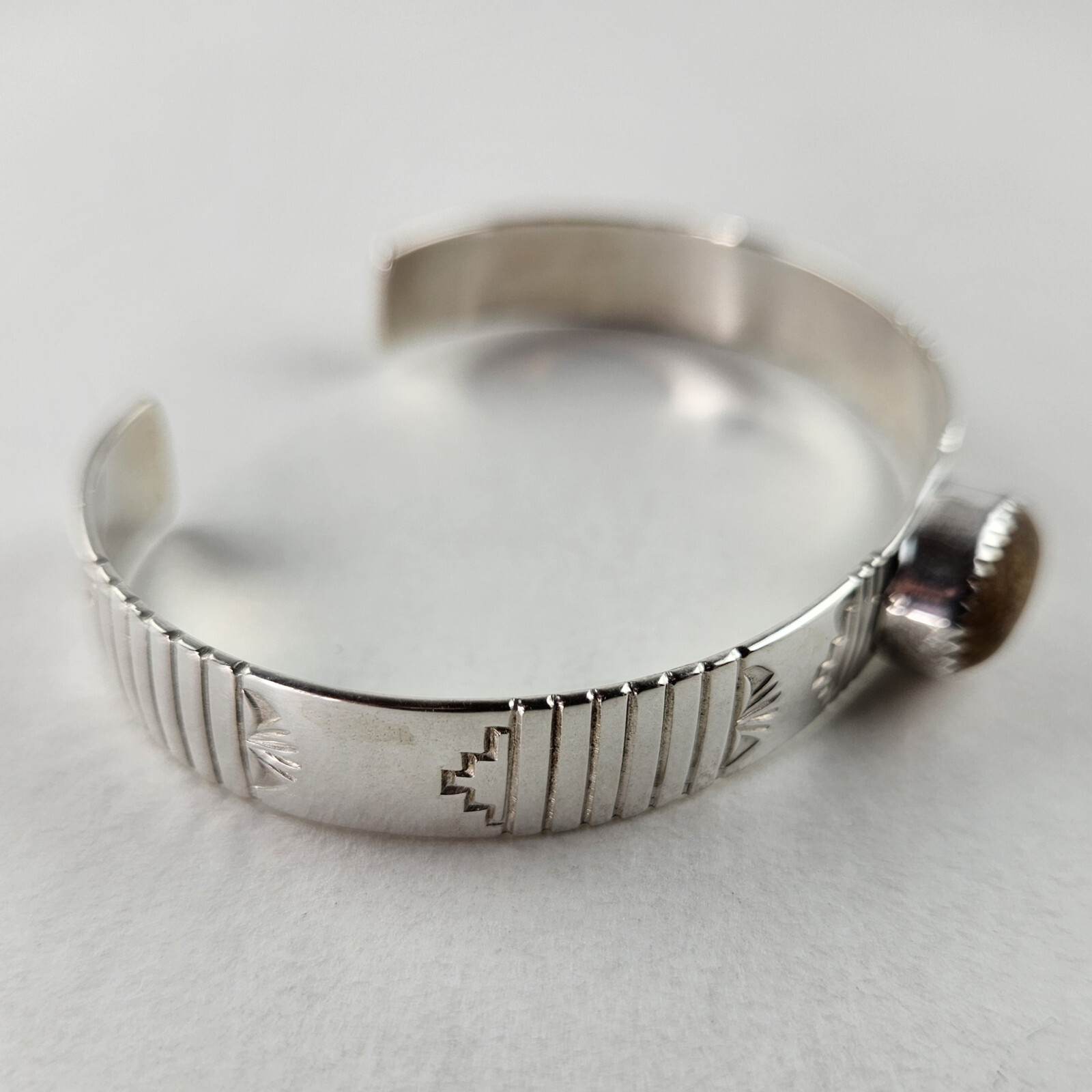Sterling Silver Navajo T Billy Cuff Bracelet with Brown Jasper 17.0g [8221]