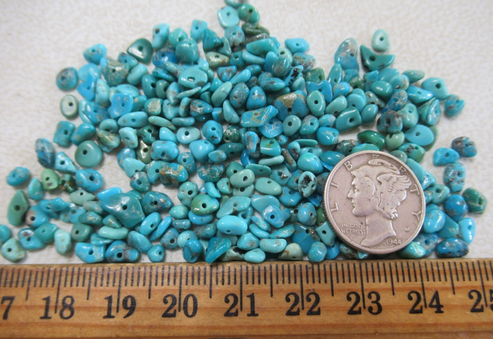 KINGMAN TURQUOISE DRILLED NUGGETS 1/2 OZ 3 X 2mm to 7 X 4mm STABILIZED #787