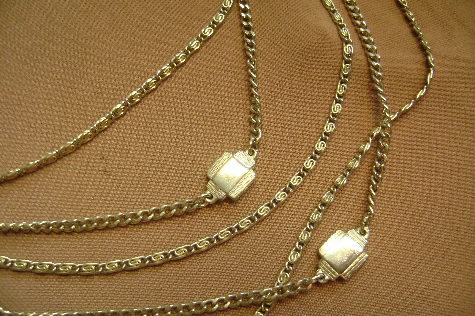 VINTAGE MULTIPLE 5 CHAIN FILIGREE PUSH LOCK CLOSURE GOLD TONE NECKLACE
