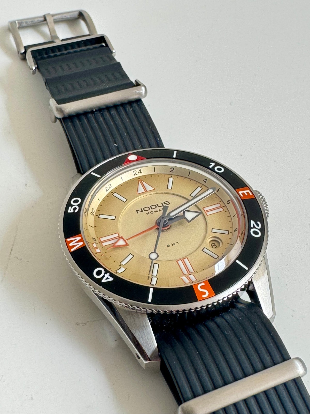 Nodus Nomad Gobi Watch 40mm EXCELLENT CONDITION w/ Original Box, Papers