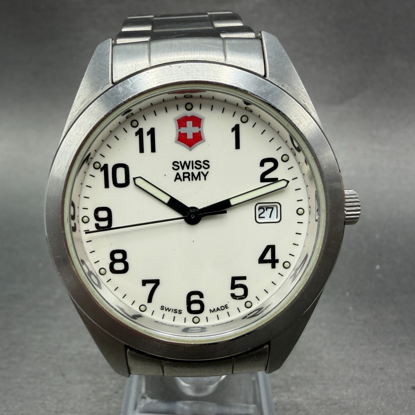 Victorinox Swiss Army Garrison Watch Men 40mm White Dial Steel Date READ!!!!!