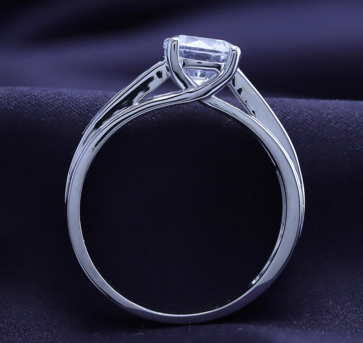 2.50 MM Round Cut Simulated Diamond Wedding Engagement Ring 925 Sterling Silver