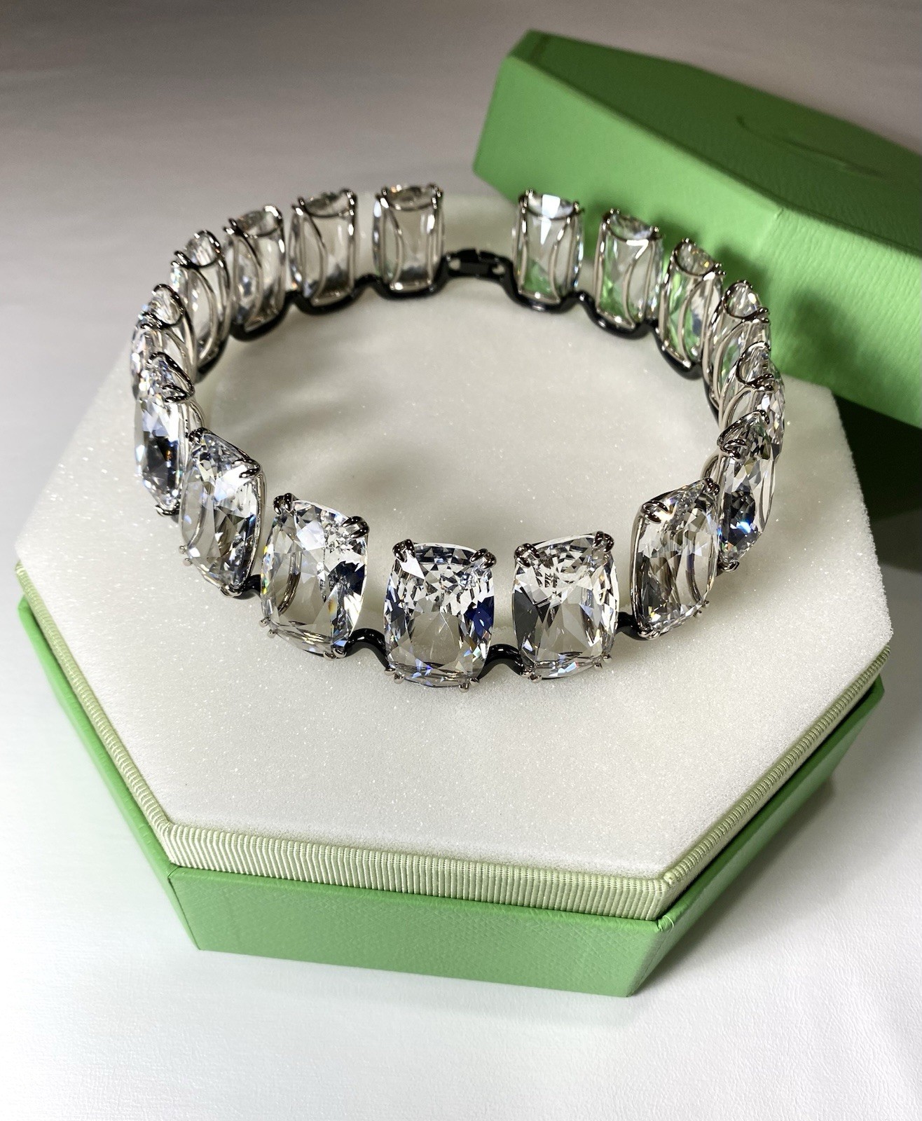 Swarovski Amazing necklace! Brand New!