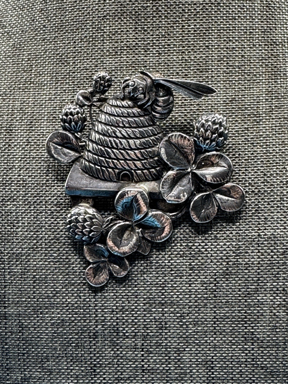 Vintage Guglielmo Cini Sterling Silver Beehive Bee Clover Brooch Pin 2.75″ As-is