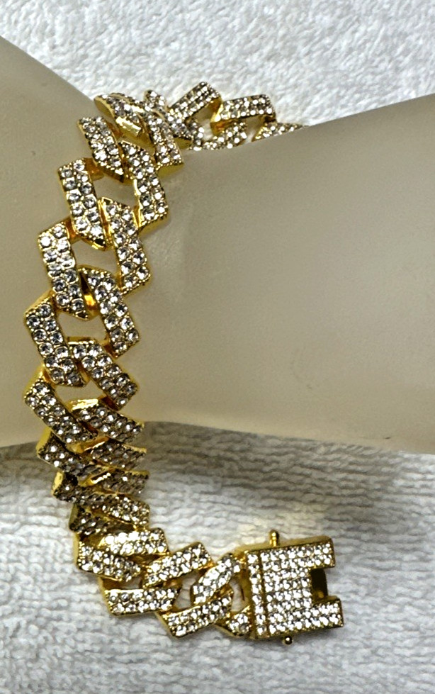 BLING Gold Tone Sparkly Rhinestone Open Link Focal Clasp Bracelet b147