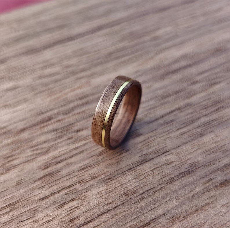 Bentwood Walnut Wedding Ring with Gold Inlay – Wooden Band Men & Women Handmade