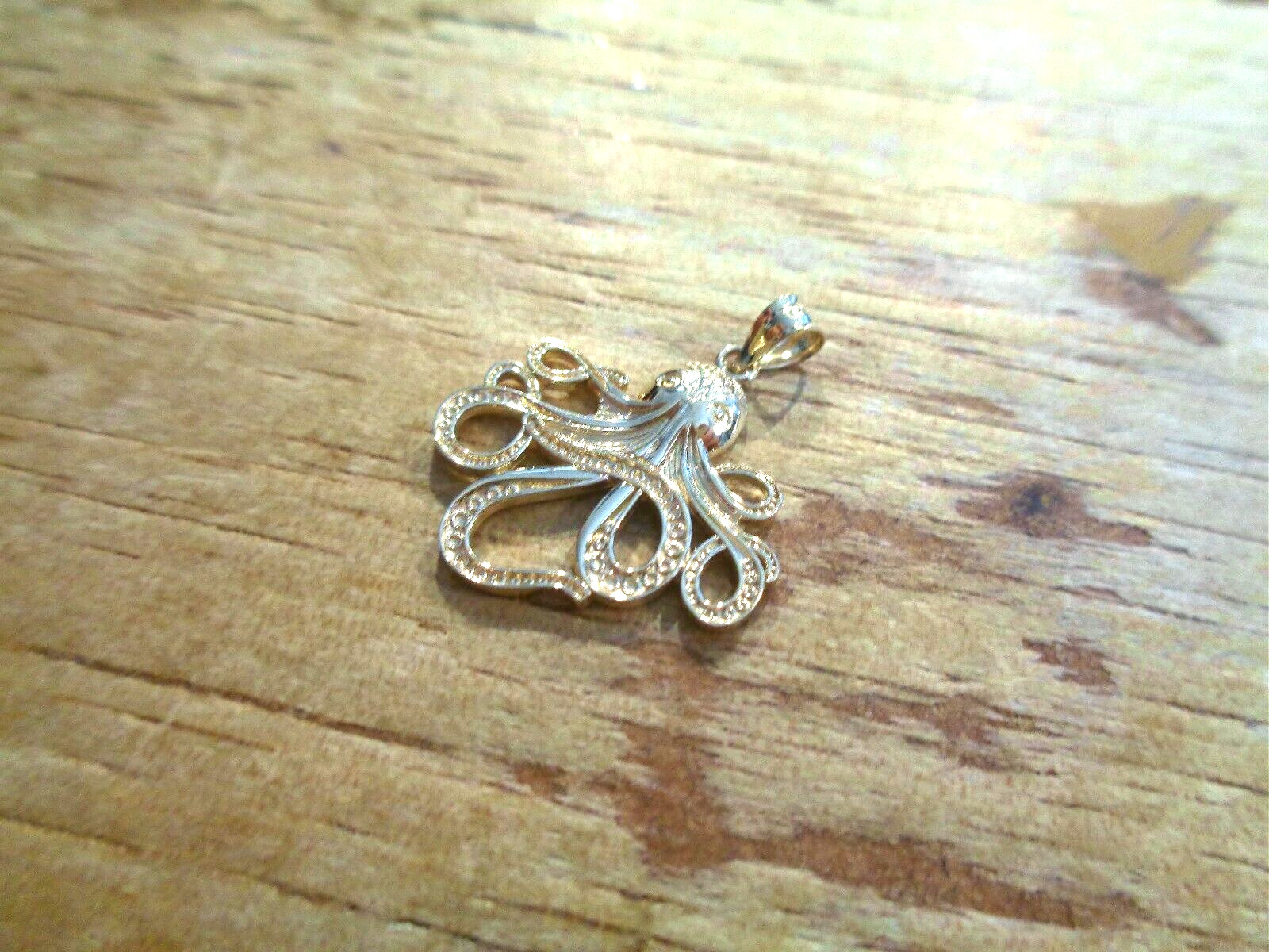 21.5MM SOLID 14K YELLOW GOLD SHINY TEXTURED HAWAIIAN HE’E TAKO OCTOPUS PENDANT