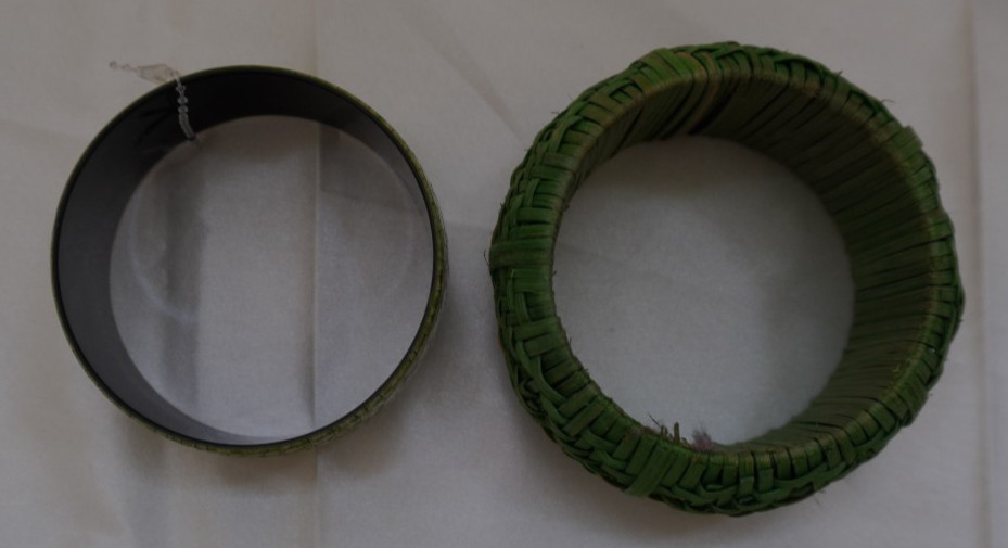 VTG Boho Lime Green Bangle Set – Woven Raffia Straw & Crackle Texture Cuff 2pc
