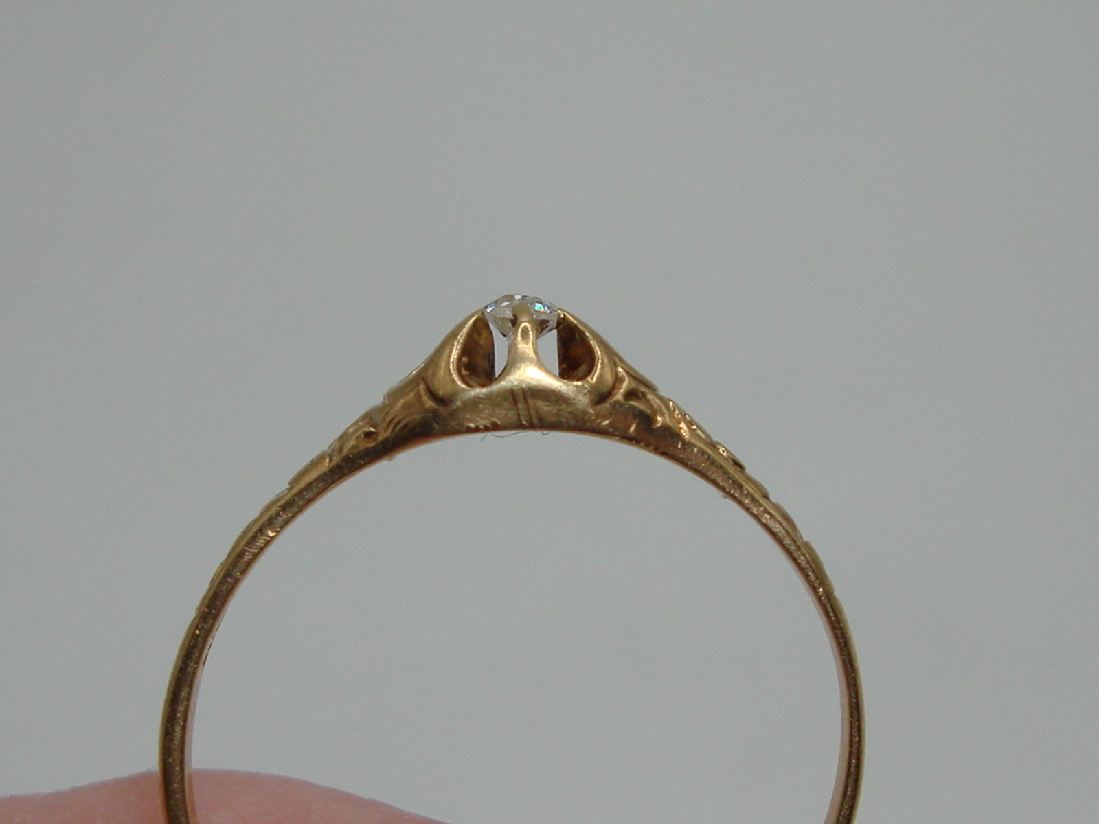 ANTIQUE EDWARDIAN 14K ROSE GOLD APPROX. 7 PTW MINE CUT DIAMOND BELCHER SET RING