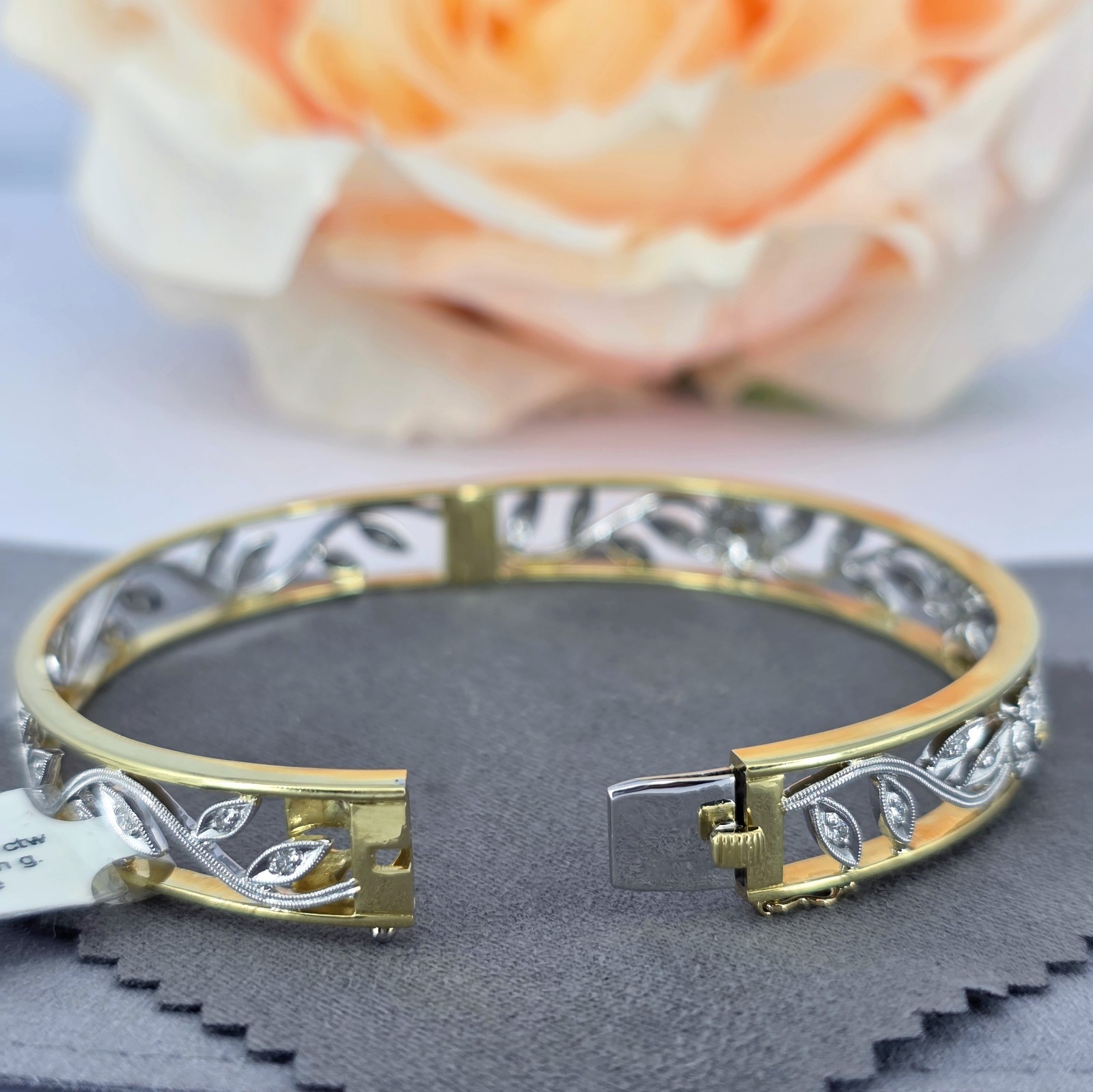 $10,890 Simon G. Trellis Floral 18kt Two-Tone 1ctw Natural Diamond Bracelet