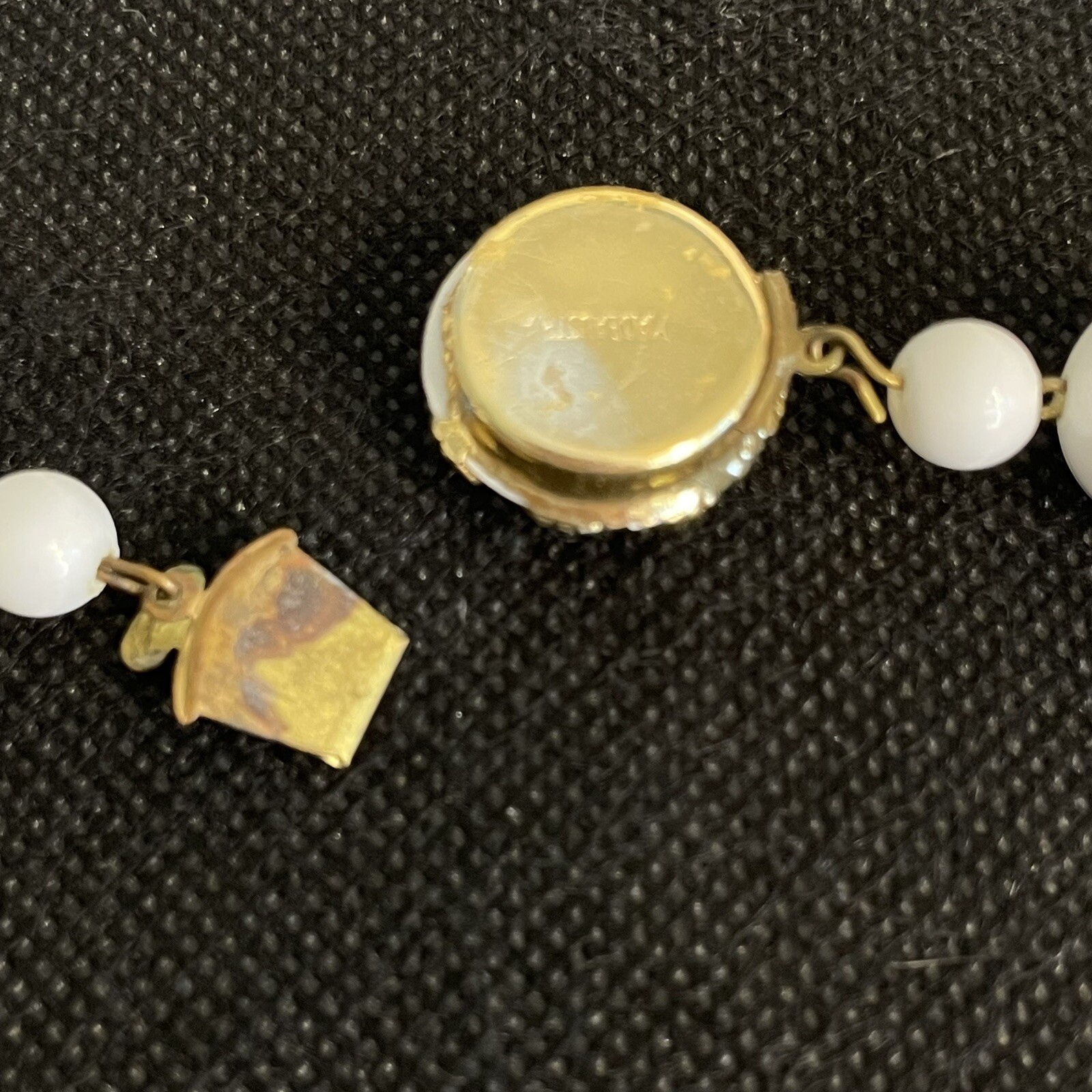 Vtg White Large Bead Gold Necklace Made In Austria Lucite Bubble Gum 1950 Classy