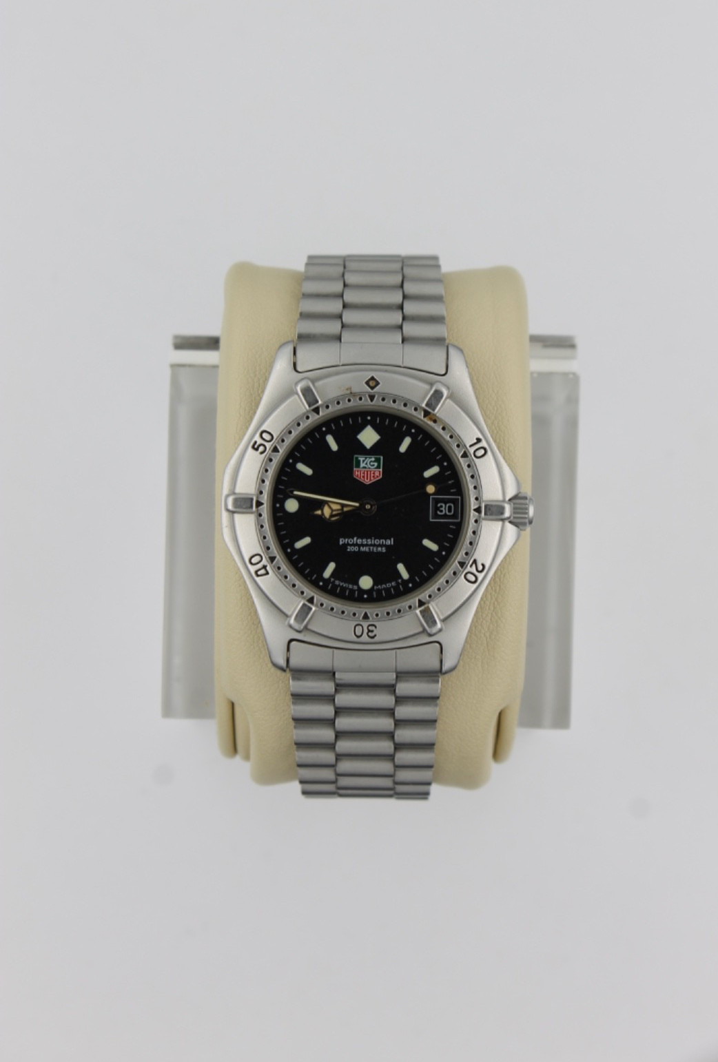 TAG Heuer 962.006 Mens 2000 Series Professional Quartz Watch Black WE1110.BA0300