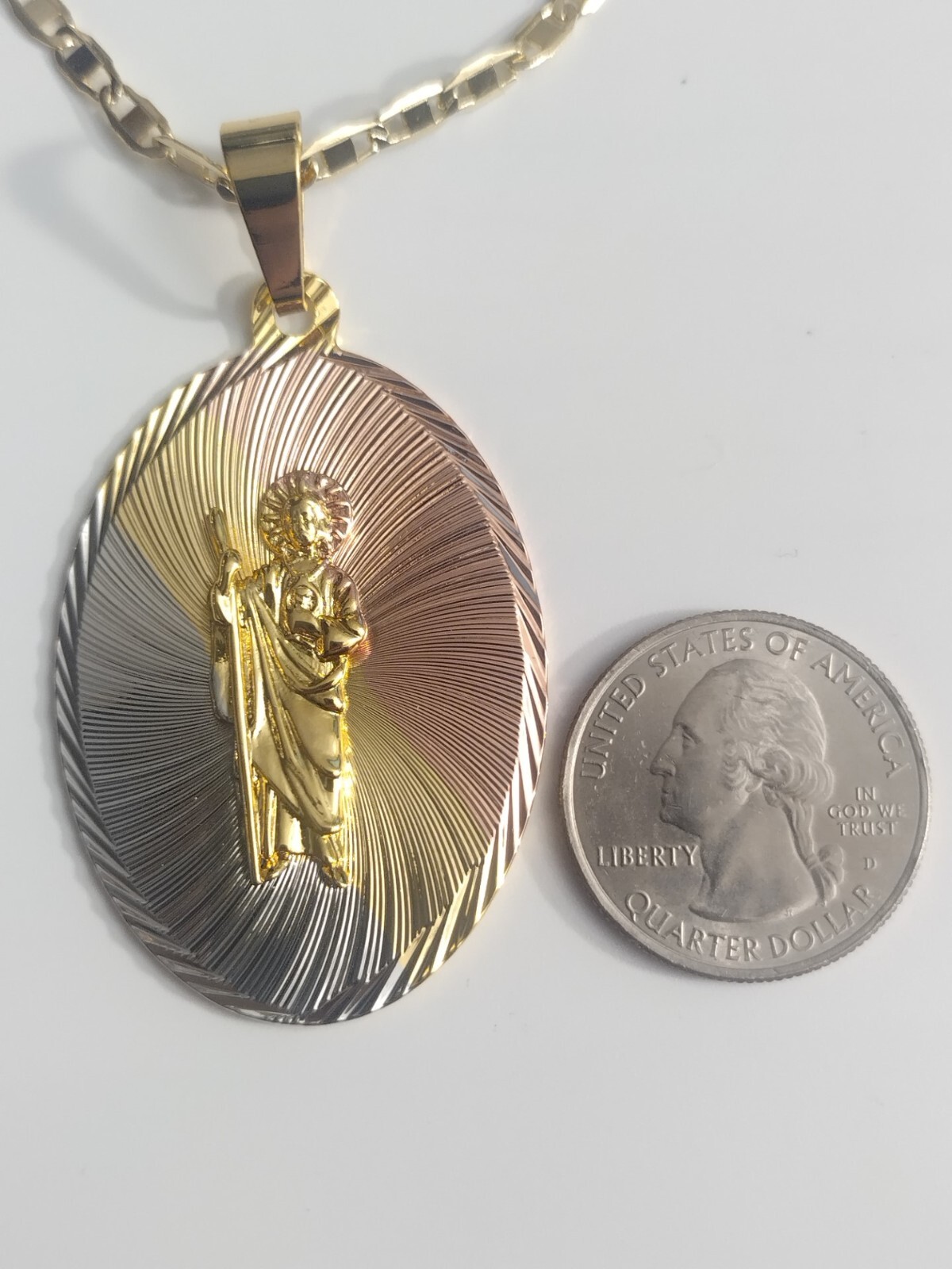 San Judas oro laminado 3 tonos con cadena Luxury 3 Tone St Jude Pendant chain