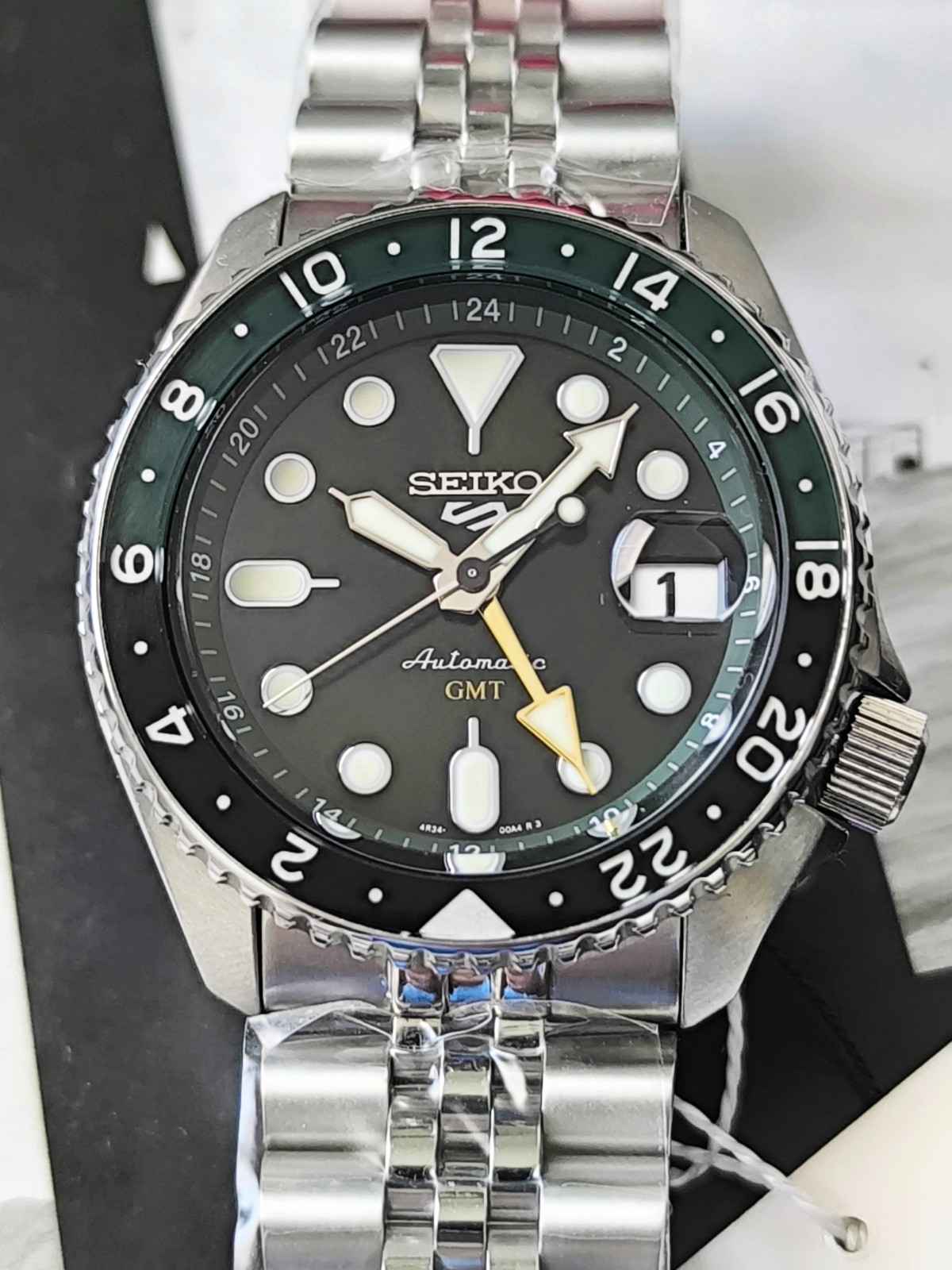 Seiko 5 Sports Asia SSK035K1 SKX Sports Style GMT Green dial (no box*) SSK035K1