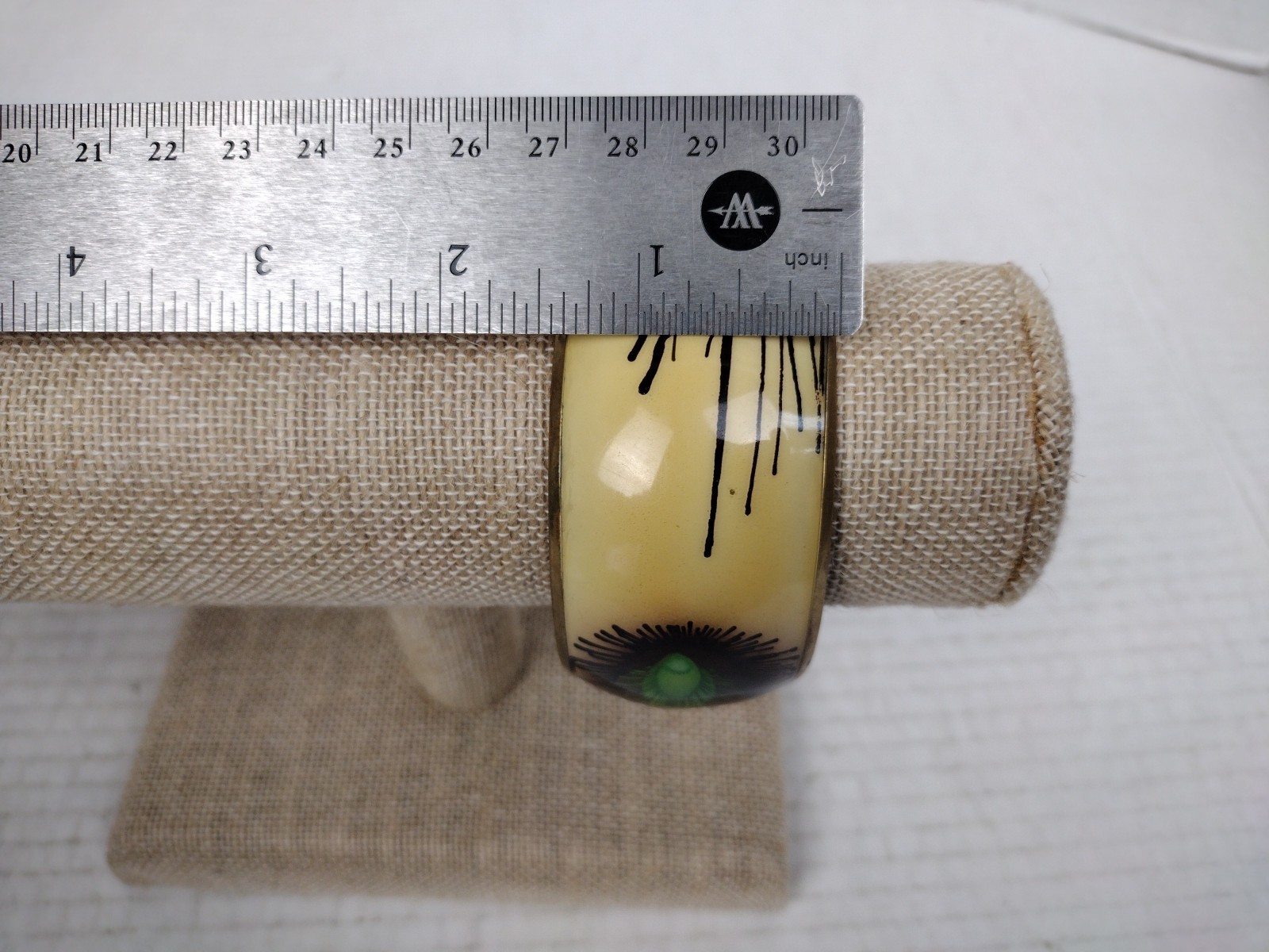 LUCITE ACRYLIC PEACOCK FEATHER BANGLE 1970’s CHUNKY BRACELET