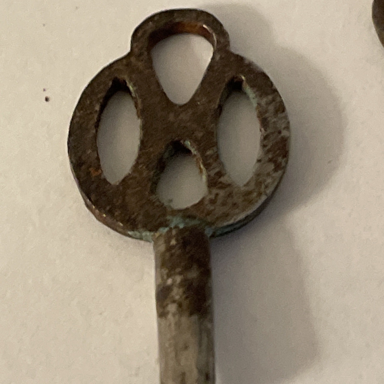 Two Vtg Pocket Watch Keys one is a 9 they other isn’t marked