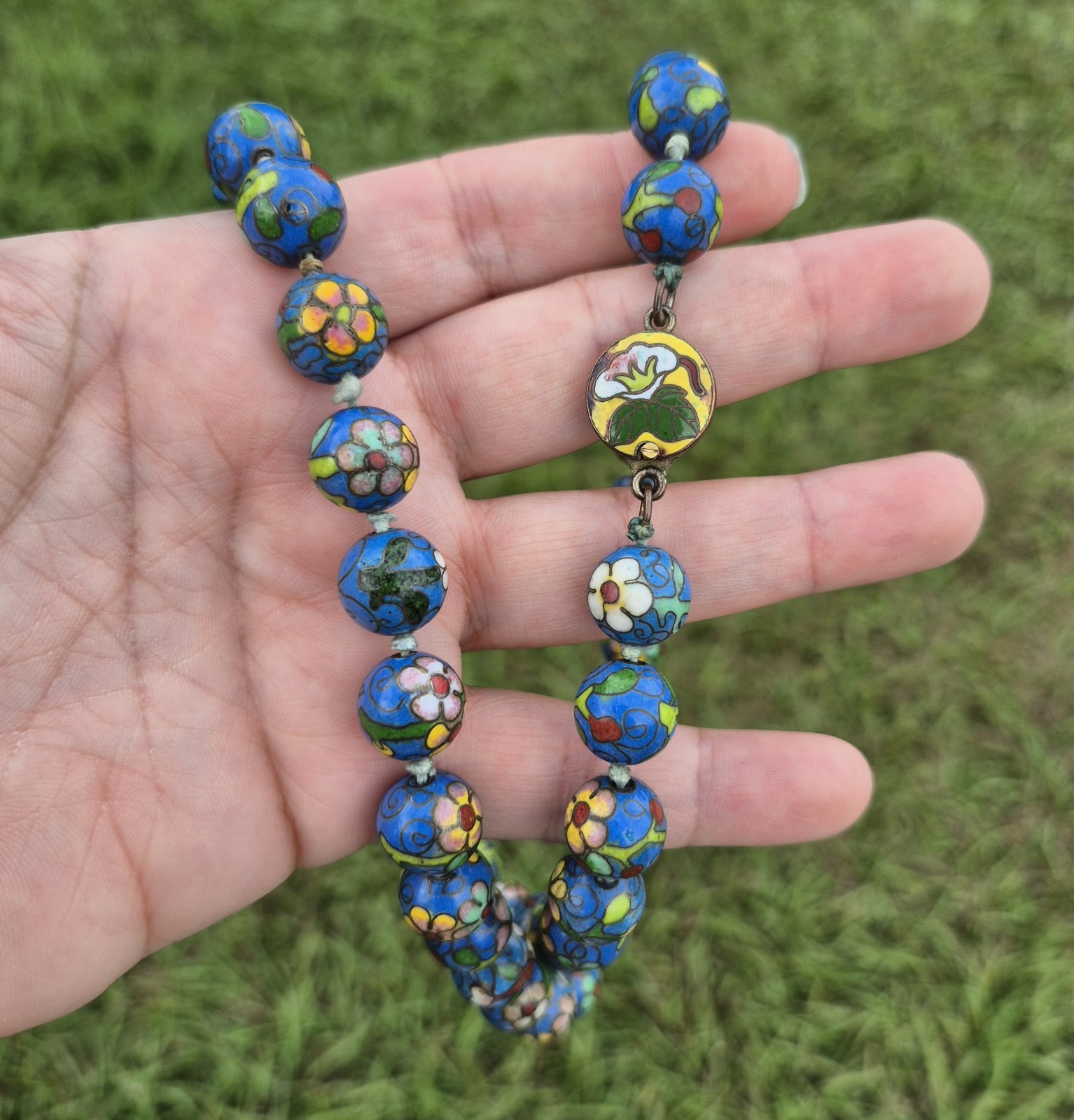 Vintage Blue Floral 26″ Strand Cloisonne Bead Necklace Old Estate Jewelry 12.3mm