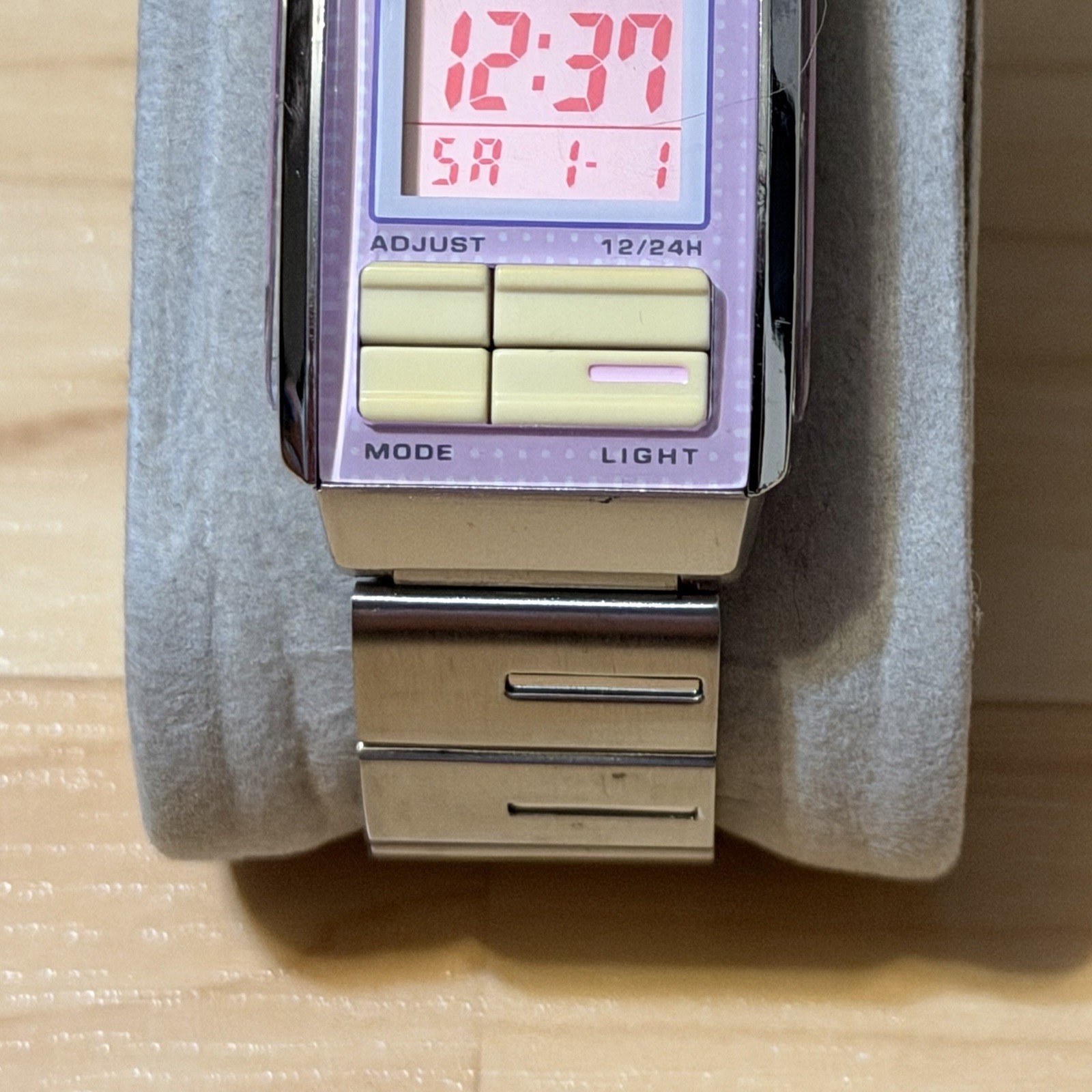 Casio LA-201W Vintage Silver Display Illuminator Futurist Digital Watch LA201