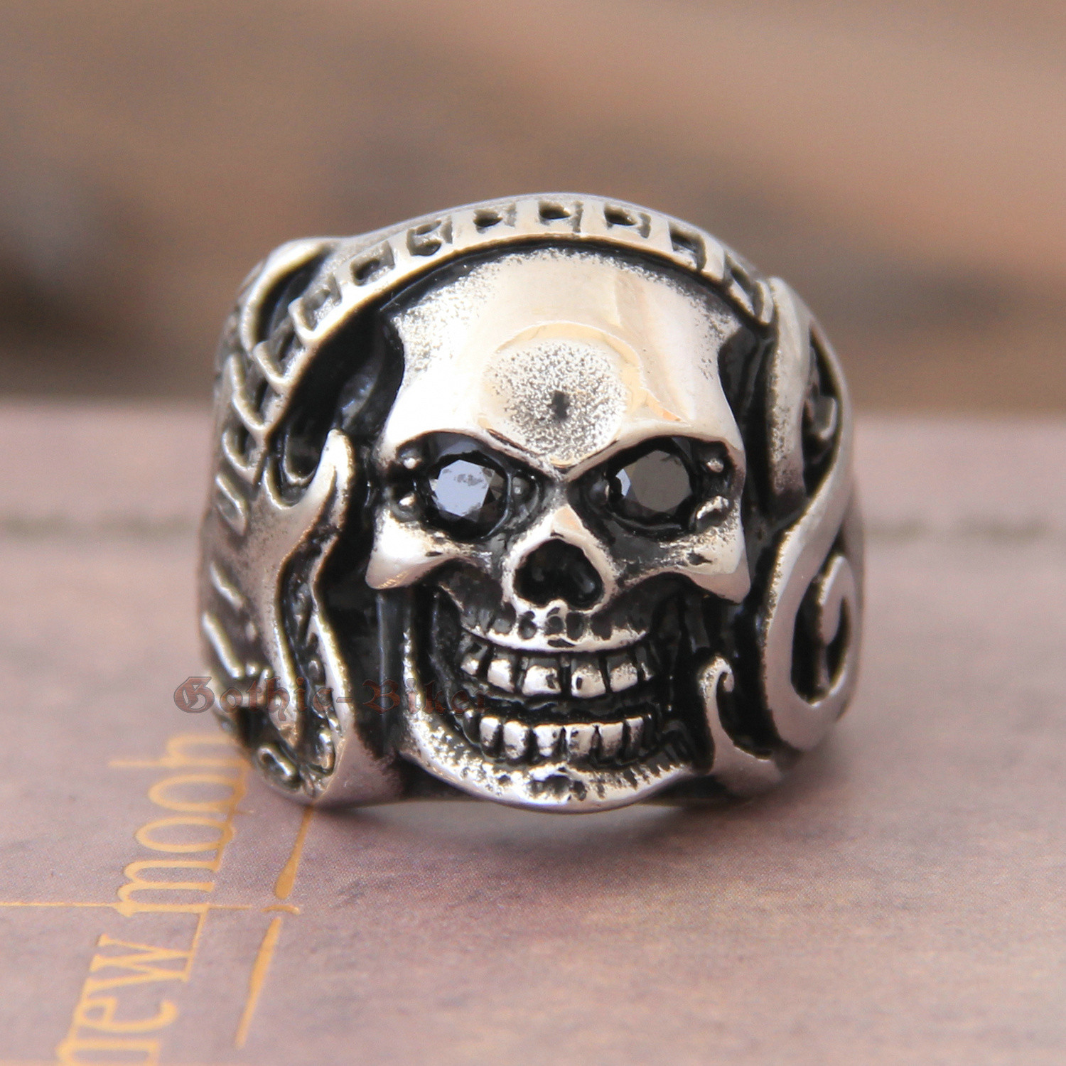 Men’s Rock’n Roll Music Guitar Black CZ Skull Stainless Steel Rocker Ring Size 8