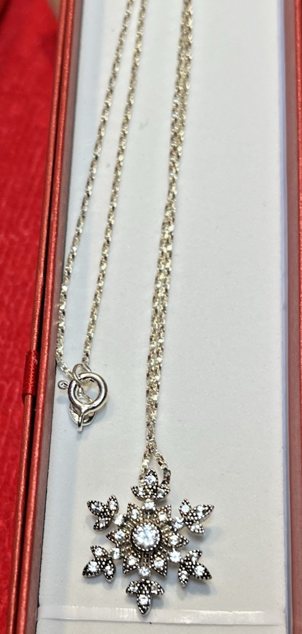 Vintage Sterling Silver .925 JDC Sparkling Snowflake 3/4″ Diameter Necklace 20″L