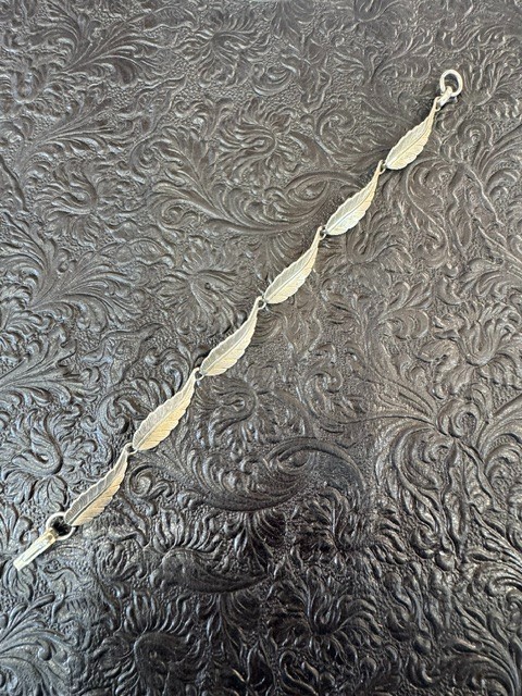 Vintage Silver Tone Leaf Link Bracelet 7.75″ Feather Nature Design Fold Over Cla