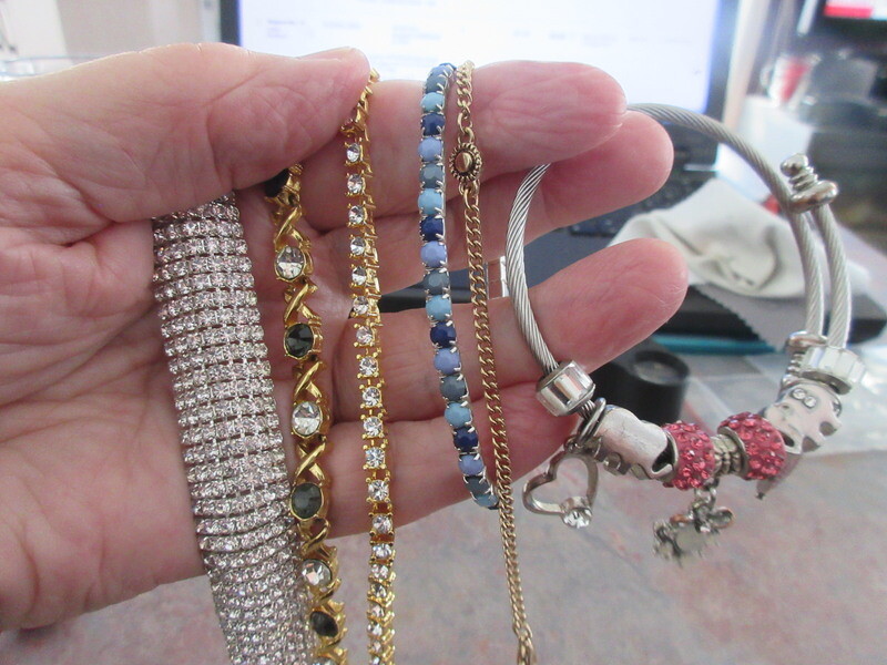 #B5 vintage lots of 14 items, set of 2 set earrings 1 rings and 2 necklaces 6