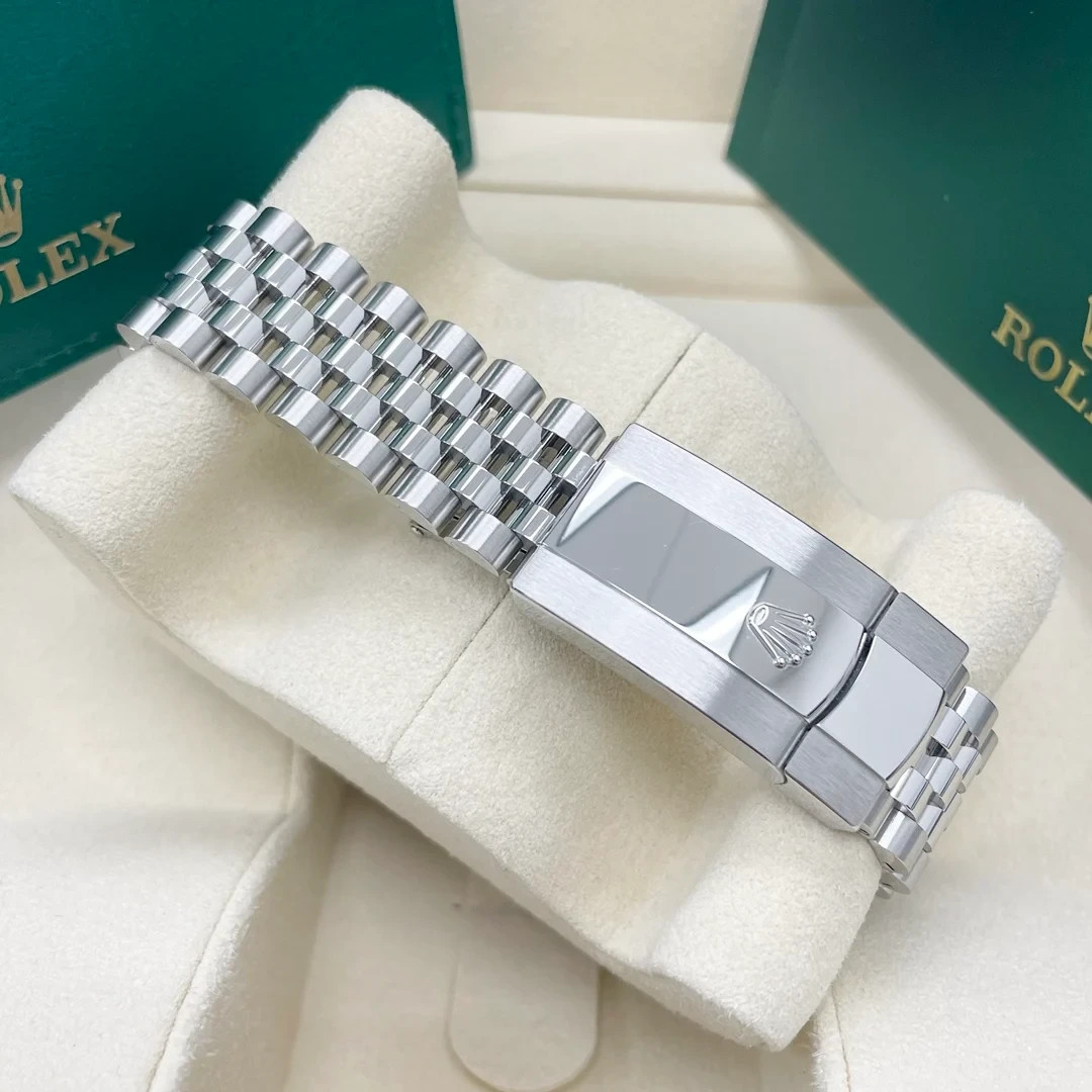 New, unworn Rolex Datejust 36mm Fluted Bezel, Black Dial. Ref. 126234