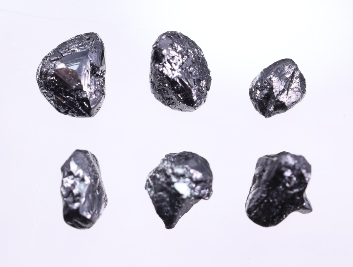 1 to 6pcs Dark Grey-Black Rough Diamond Uncut Natural Diamond for Fine Jewelry.