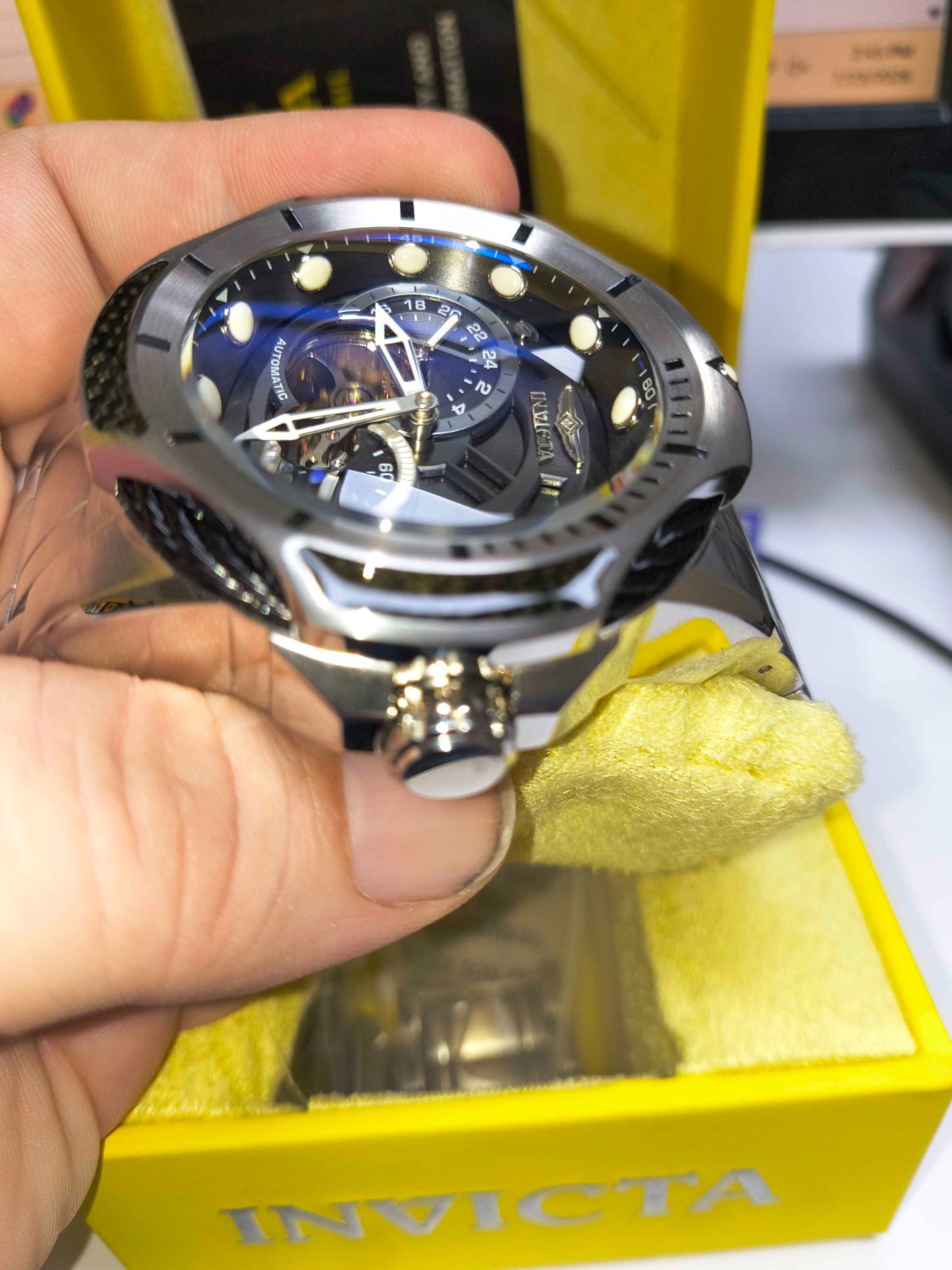 invicta bolt 31173