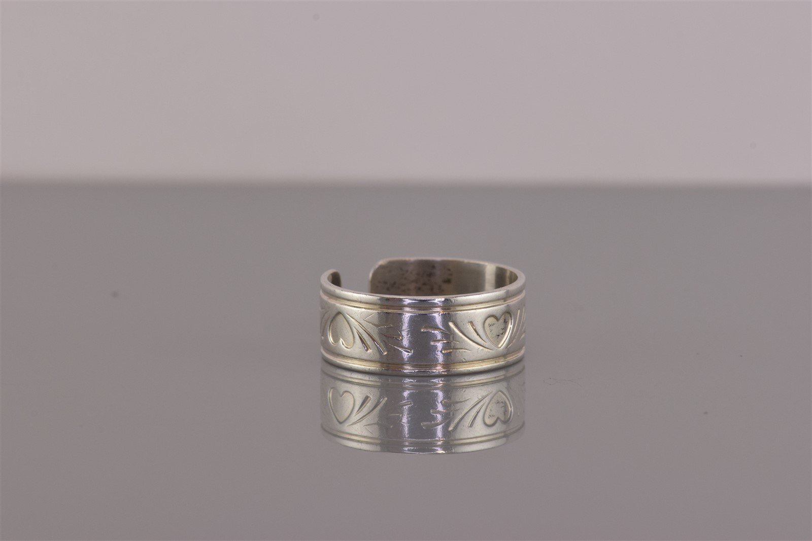 JJJ Sterling Silver 8mm Triple Carved Hearts Open Back Band Ring 925 Sz: 8