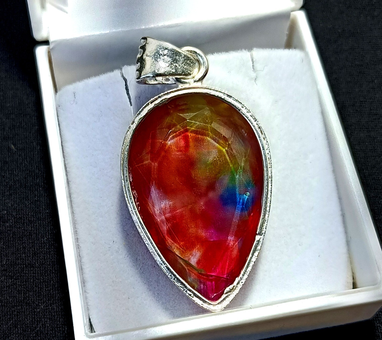 51.45 Ct Natural Ammolite Doublet Rainbow Pendant Gemstone with Sliver Chain