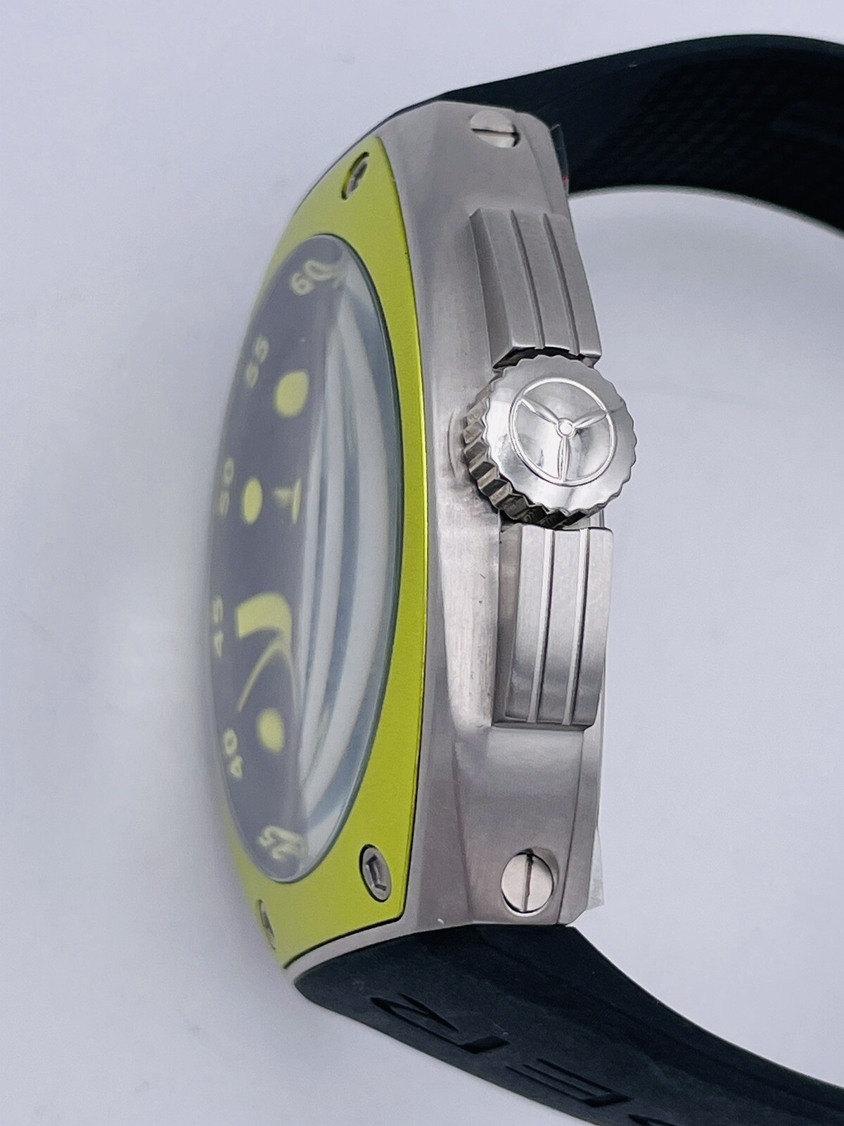 Avio Milano Steel Watch Made in Italy 6495Y/348 44mm Discounted New