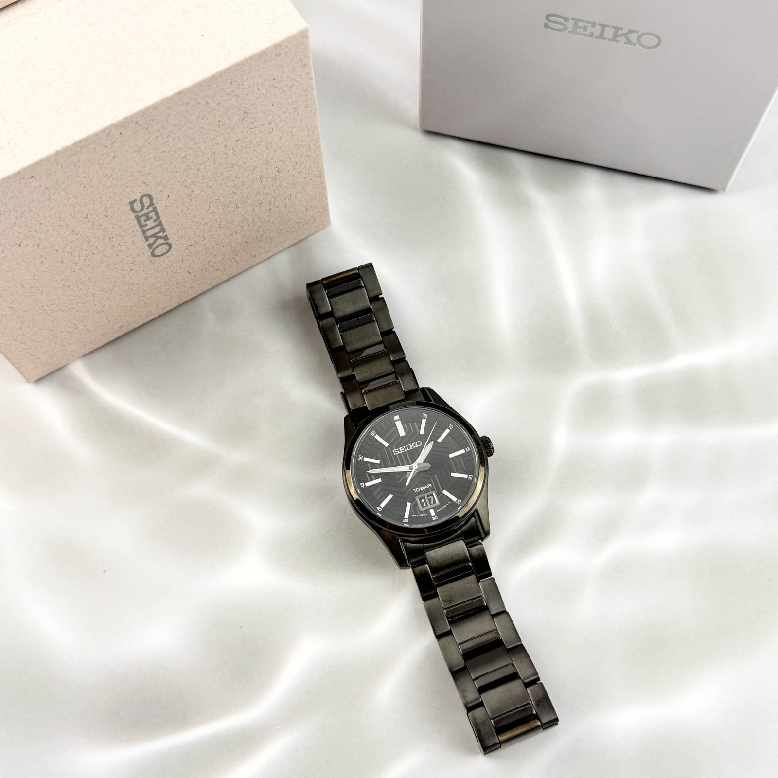 Seiko Essentials SUR515 Men’s Black Dial Stainless Steel Strap Quartz Watch 40mm