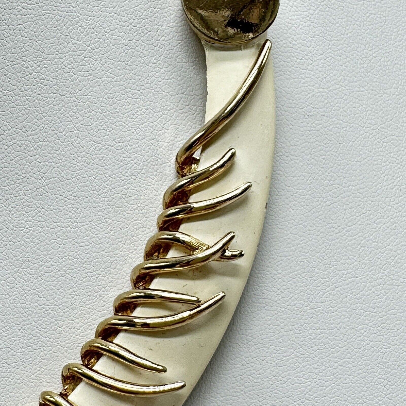 Vintage Boucher Choker Style Necklace Brutalist White Enamel Gold Tone FLAWED