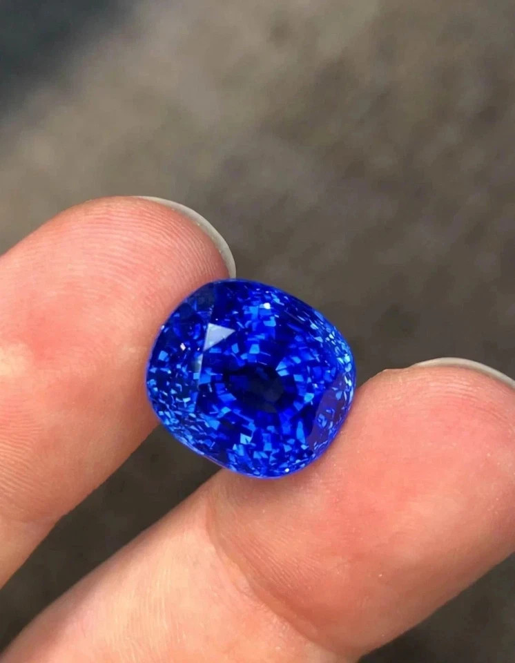 4.54 Ct Ceylon Flawless Royal Blue Sapphire Cushion Cut Certified Loose Gemstone