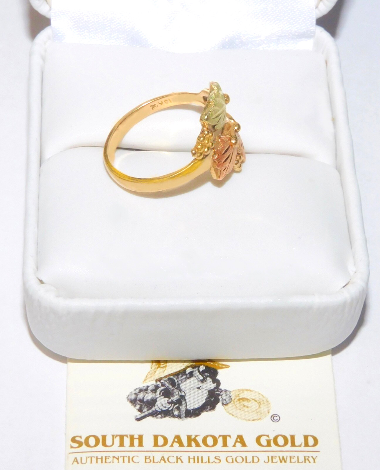 Black Hills Gold 10k Three Leaves Grapes Ring Size 6 1/4
