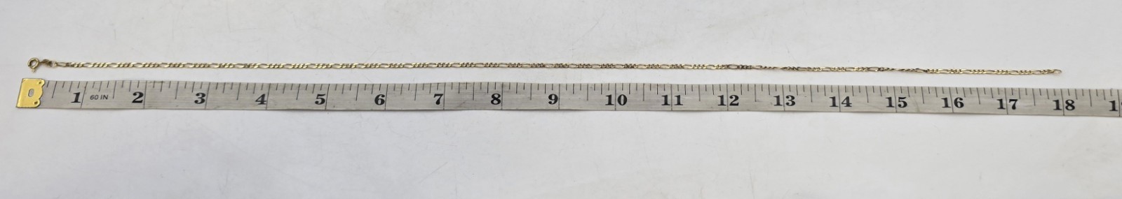 Extravagant 18K Yellow Gold 2mm Figaro 18″ Necklace 5.14g