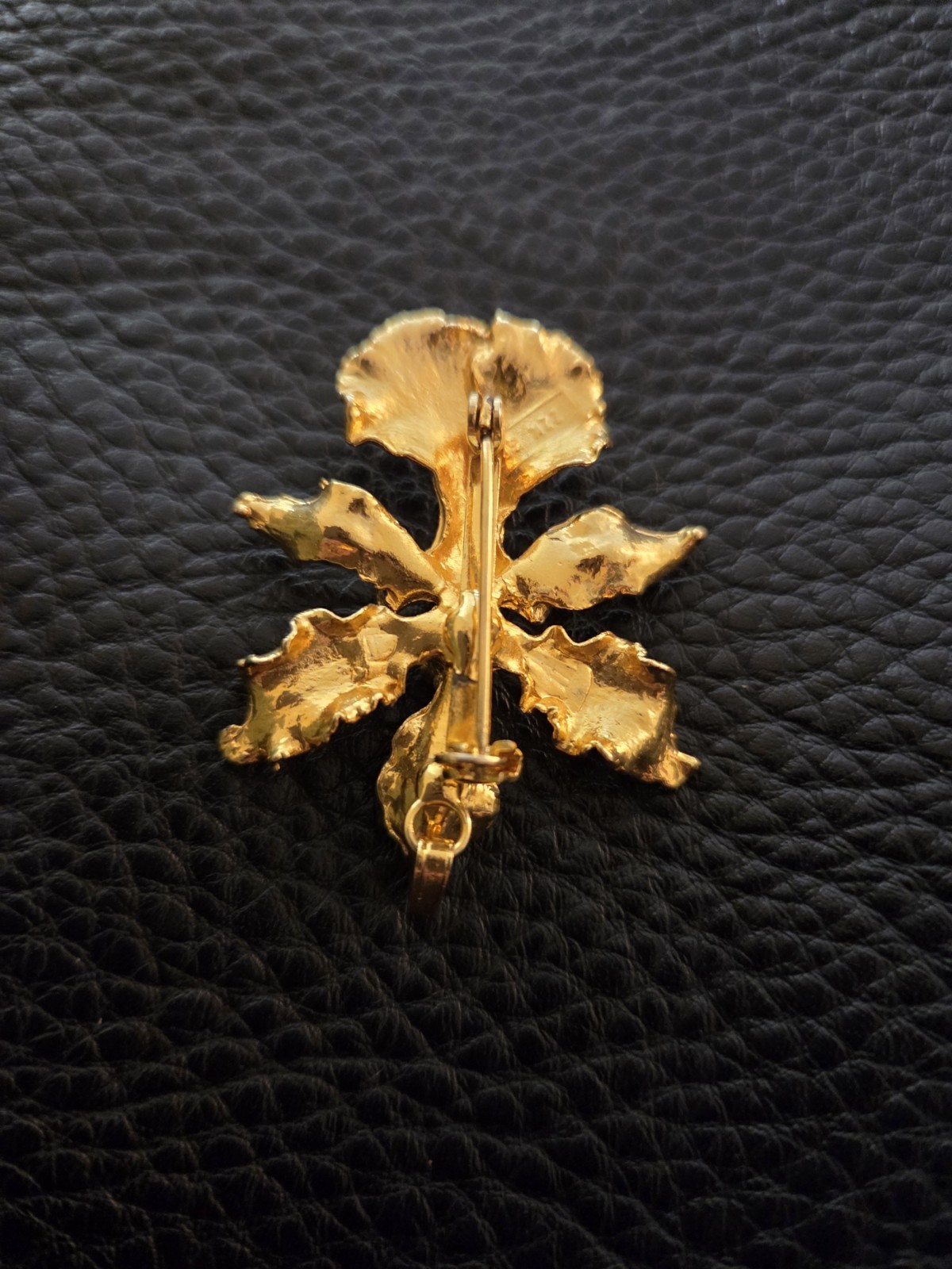 VINTAGE L’ORIENT OF SINGAPORE ORCHID GF BROOCH/PENDANT 22 K GOLD PLATED