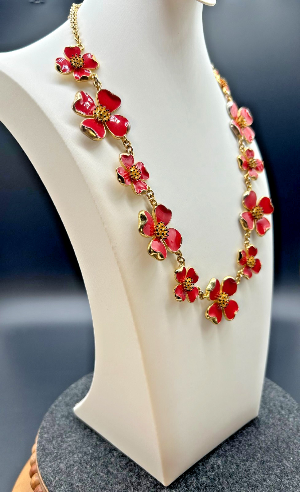Ann Taylor Red Enamel Flower Statement Necklace Gold Tone Dogwood Bib NWOT MINT