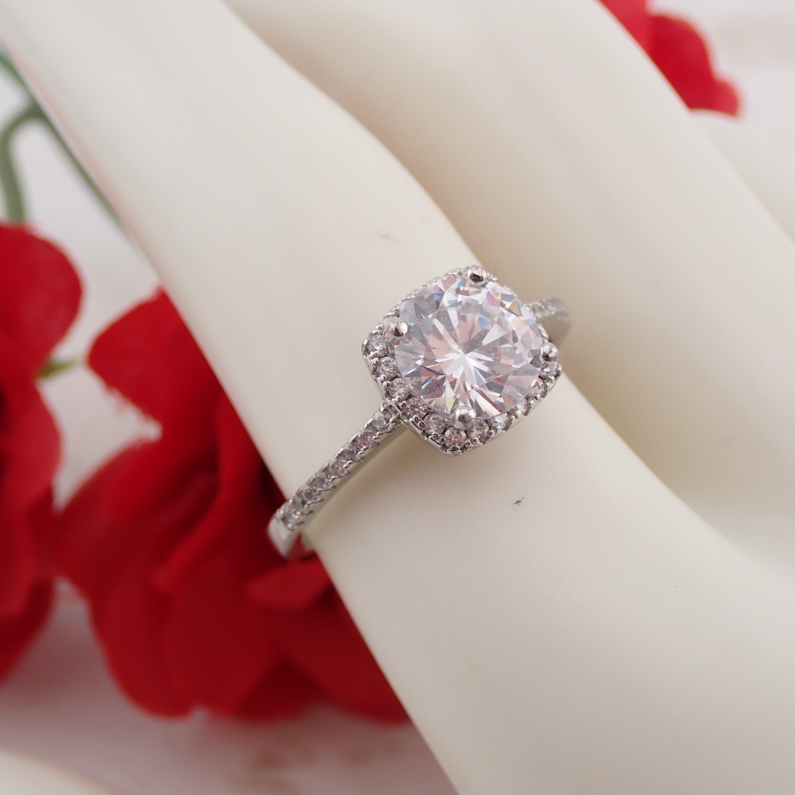 Vintage Sterling Silver CZ with Accents Size 8.75 Ring Weighs 3.2 grams