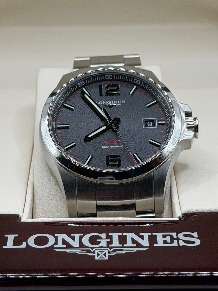 Longines Conquest V.H.P. – Pristine – Full Set – Stainless – Swiss Quartz – 41mm