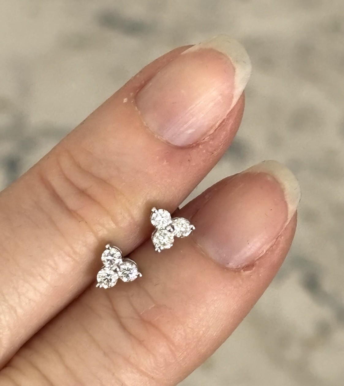 $450 IGI Certified NWT 14K White Gold .30Ct Round 3 Stone Clover Diamond Earring