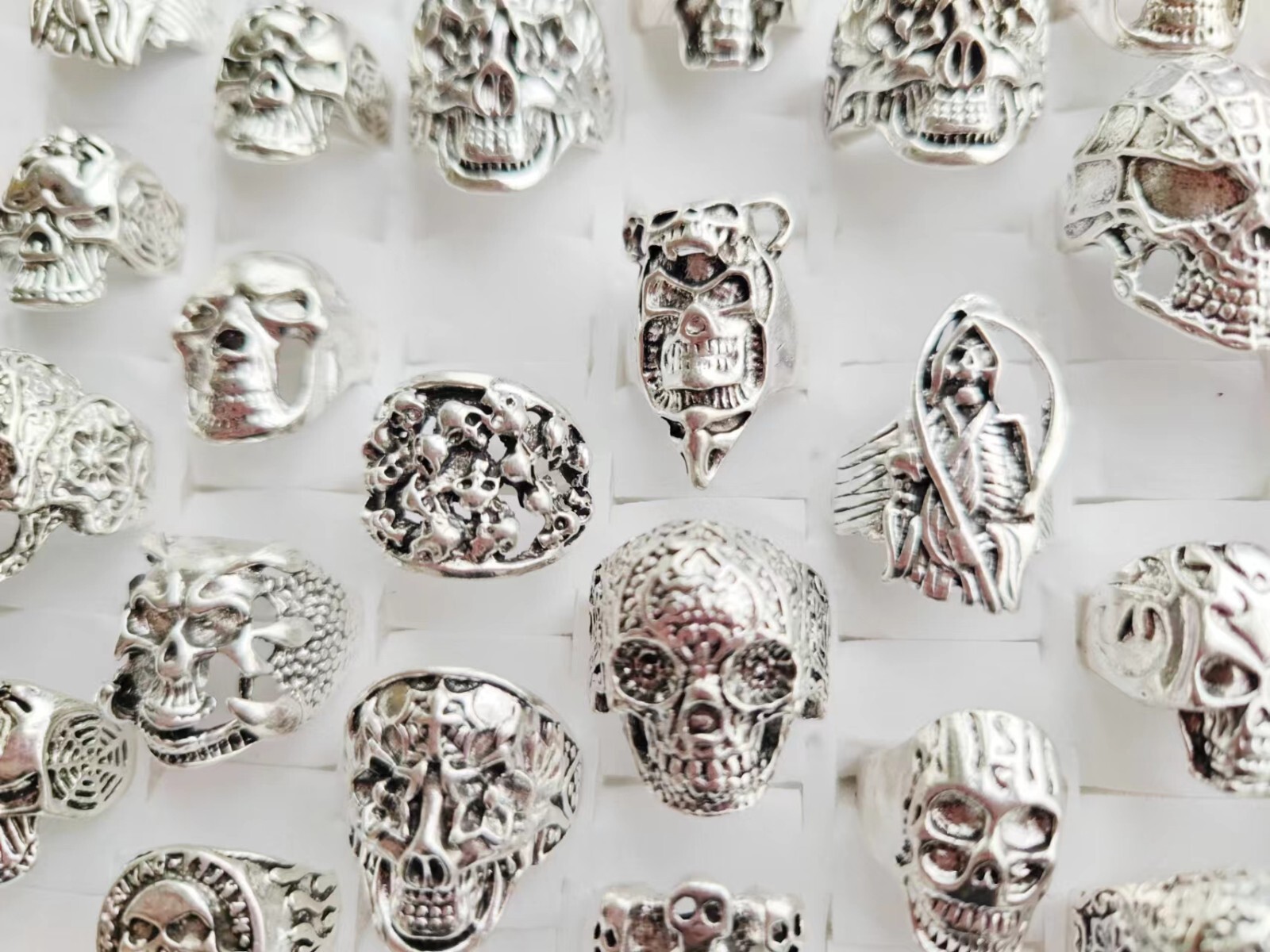 Wholesale 25pcs Mixed Men’s Skull Gothic Biker Rings Top Styles Jewelry Lot
