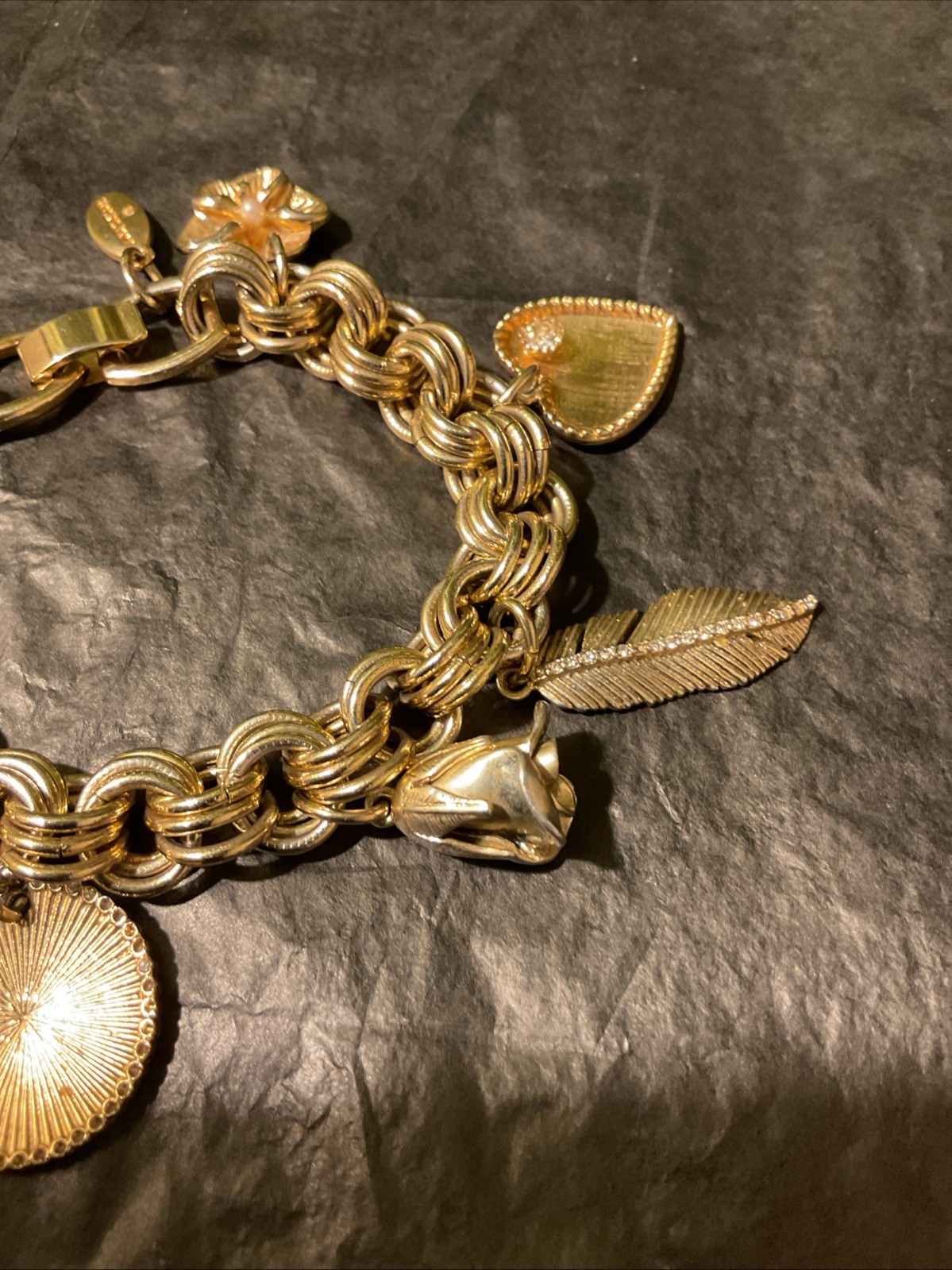 NWT Ann Taylor Gold Tone Breast Cancer Charm Bracelet Cancer Research 2015 6.5