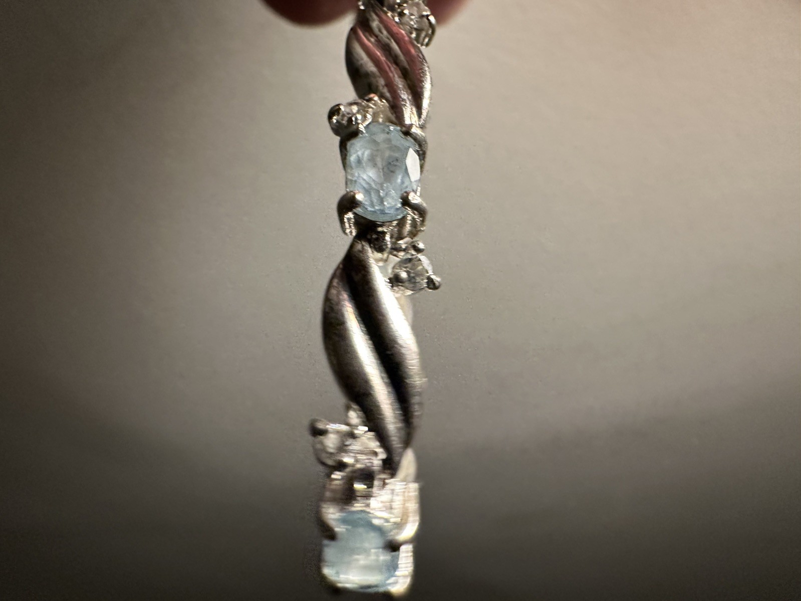 Silver Topaz Tennis Bracelet 8” great condition estate sale find