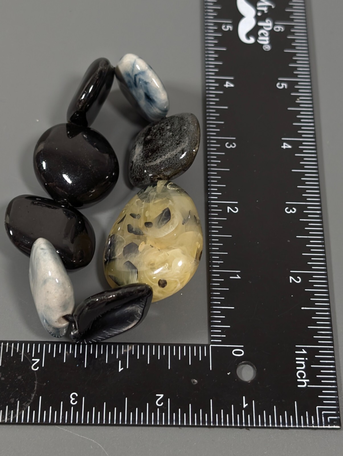 Bold Black Gray Yellow Ceramic Acrylic Chunky Bead Stretch Bracelet 7 inch
