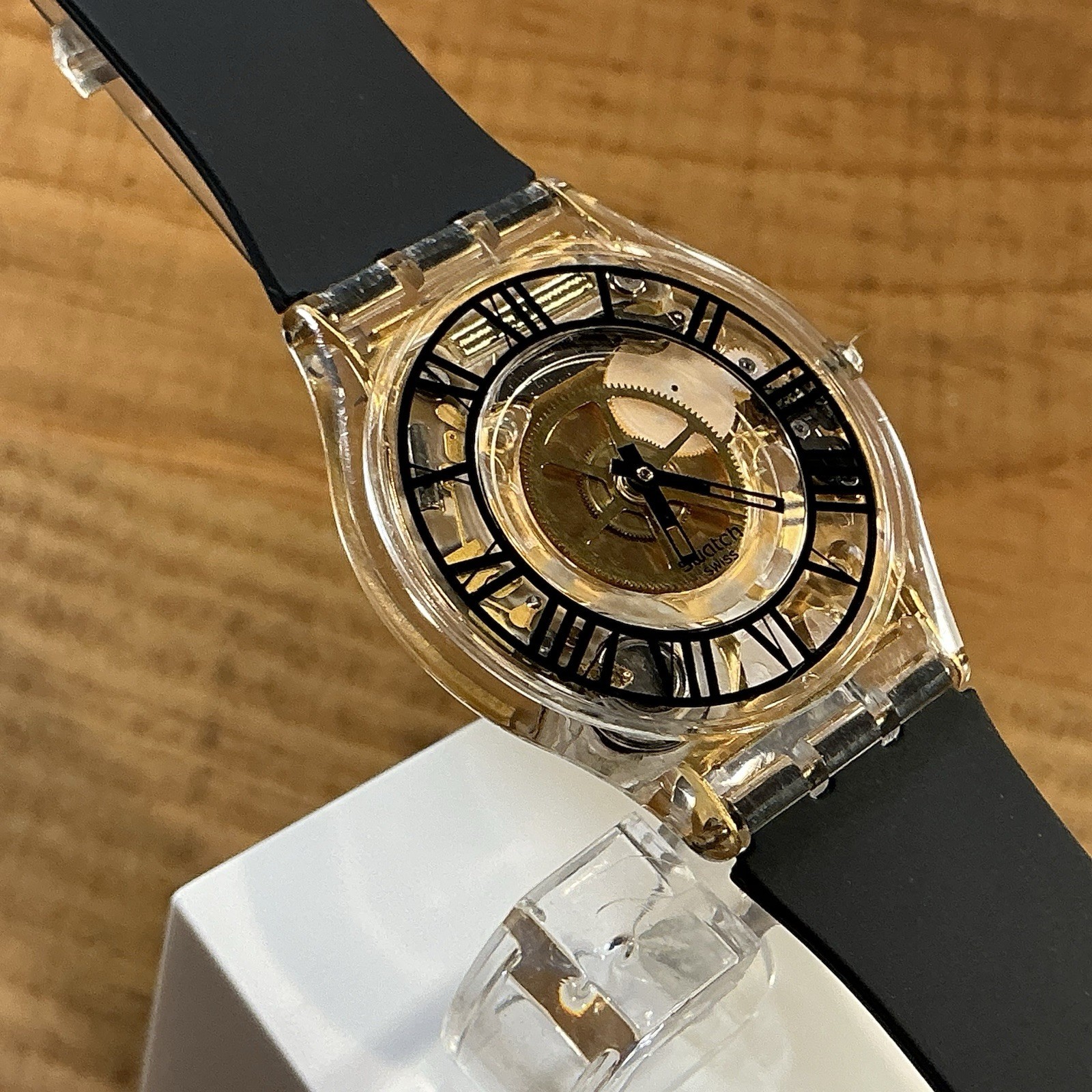Skin – Ultra Thin – FORET NOIRE – SFK392 – Gold Gears / Roman Numerals – 34mm